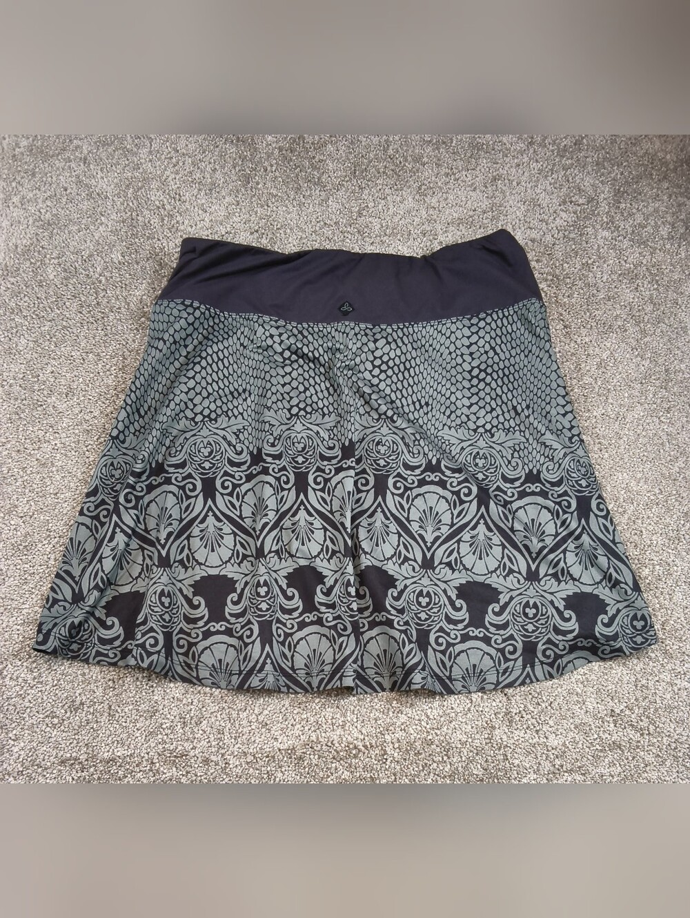 prAna Women's Athletic Mini A-Line Skirt Geometric Paisley Green Size Medium - Picture 2 of 3